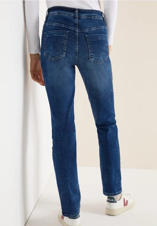 Straight Legs jeans