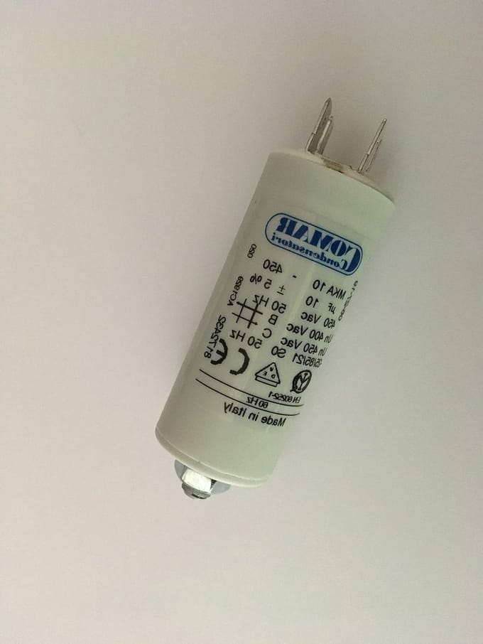 Condensator - Elektrische component - Energie opslag - Rechthoekige vorm - 10 uF - Niet gespecificeerd