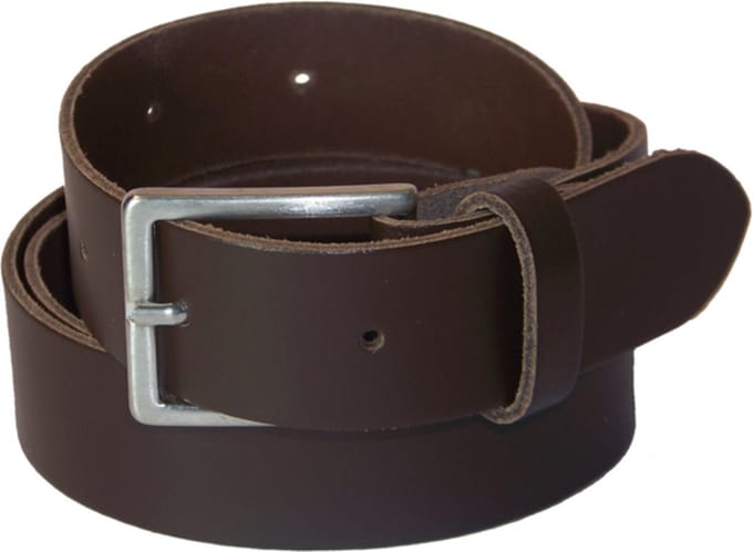 Extra lange 100% leren Riem 3 cm. breed, taillemaat 125 cm. Donkerbruin.