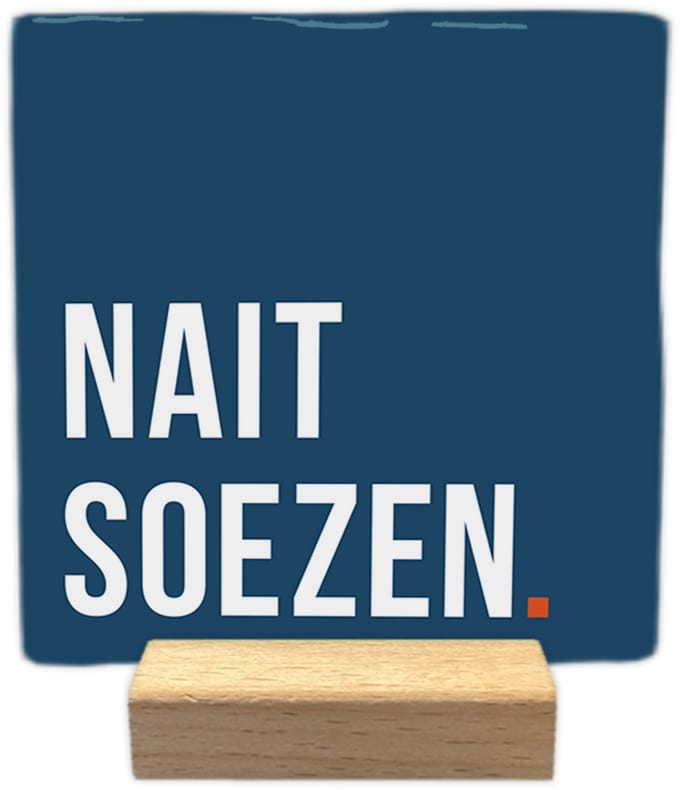 Nait Soezen - Keramische decoratie tegel - incl. houten presenteerblok