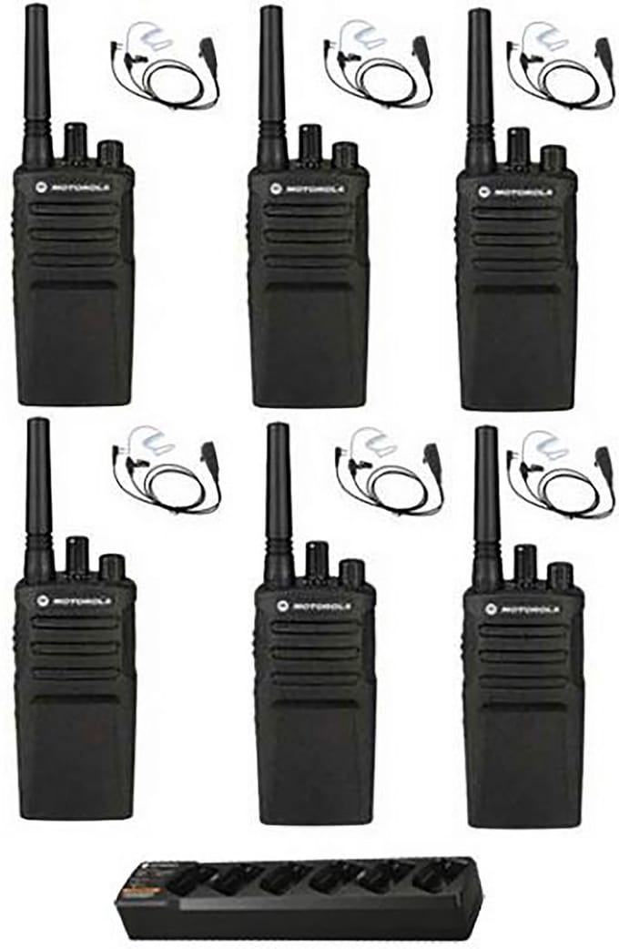 Set van 6 Motorola XT420 UHF IP55 Portofoon met multilader en beveiliging oortjes