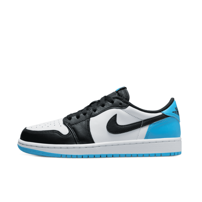Jordan 1 Retro Low OG Black Dark Powder Blue (Women's) - Maat 35.5