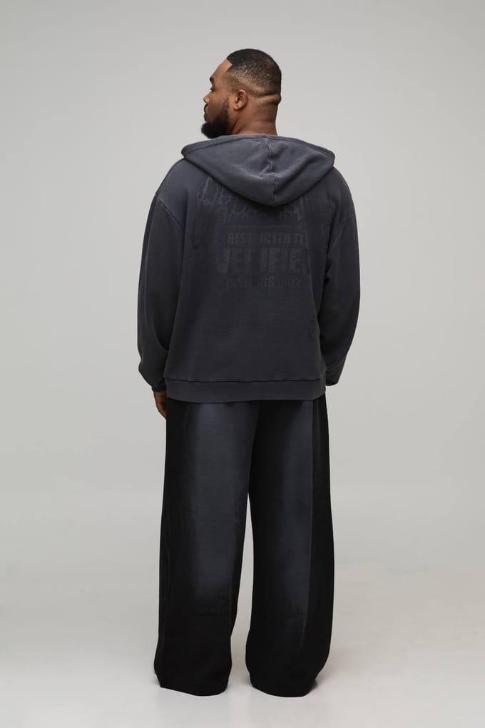 Plus Oversized Boxy Exclusieve Slogan Gothic V-hals Ruwe Zoom Bedrukte Gewassen Hoodie | Washed Black | Size 2XL