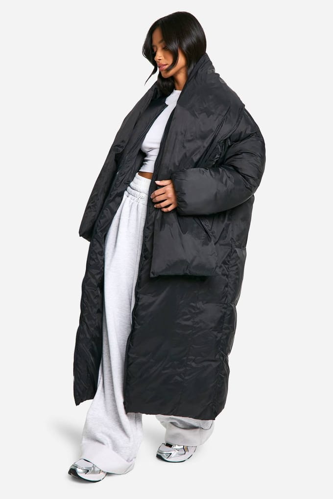 boohoo Dames Petite 2 In 1 Longline Sjaal Pufferjas | Black | Maat: 8