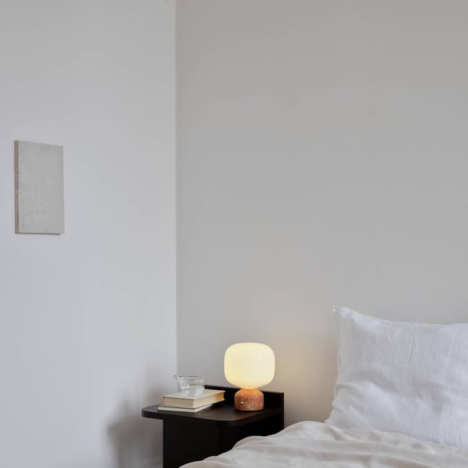 GEJST LED tafellamp Meemo, marmer amber, glas, USB
