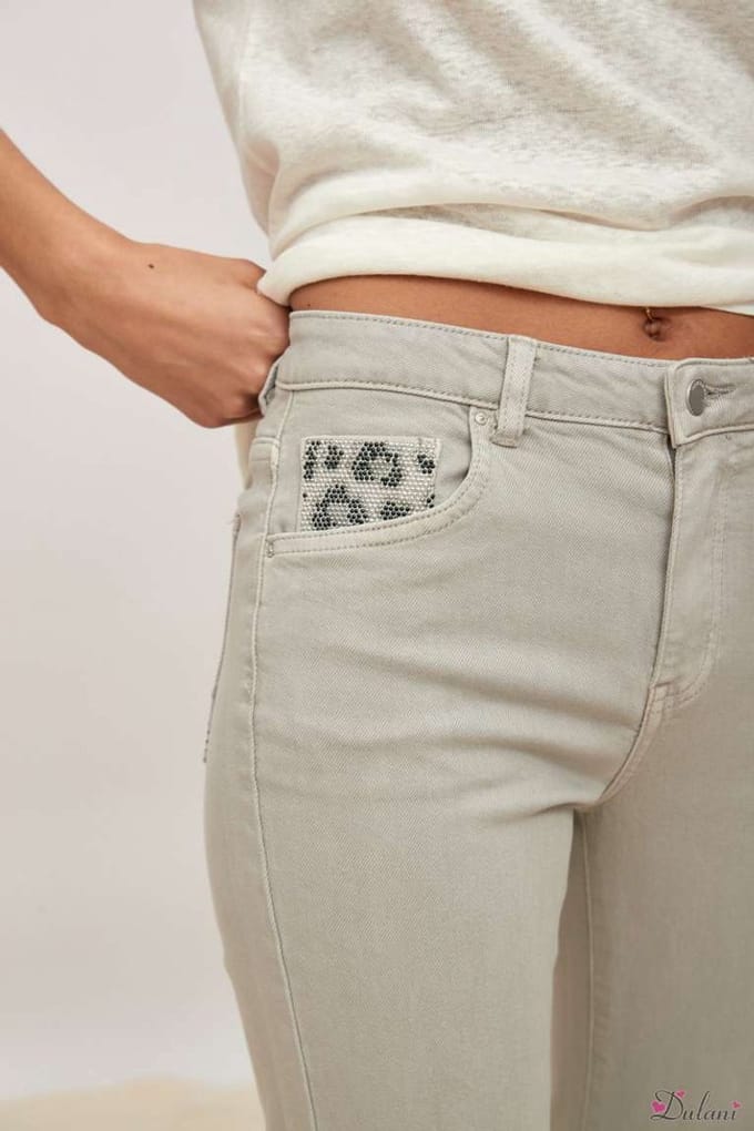 Broek Toxik3 hoge taille boyfriend fit leopard grijs