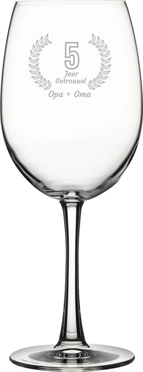 Gegraveerde rode wijnglas 46cl Opa + Oma 5 jaar getrouwd