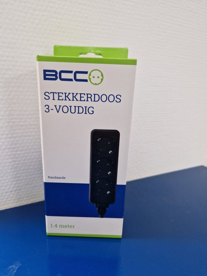 BCC 3-voudige stekkerdoos Zwart 1,4M