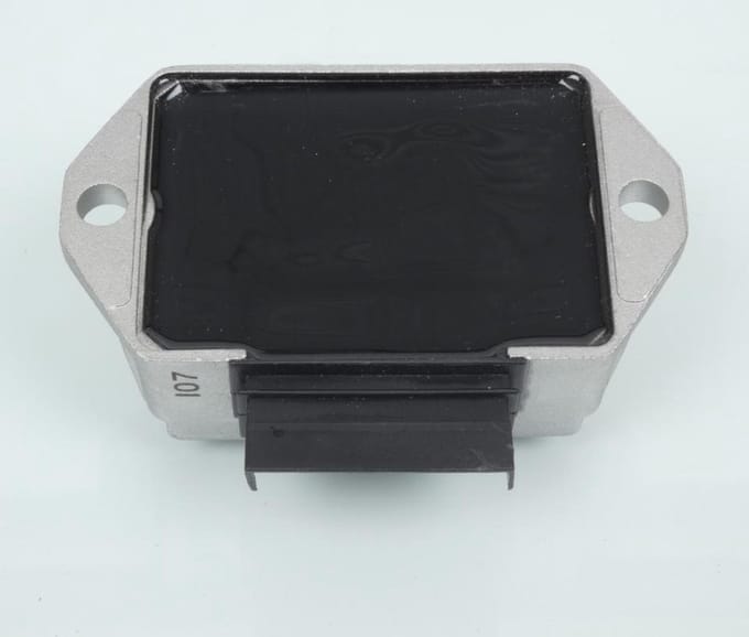 rms spanningsgelijkrichter voor piaggio 50 zip scooter 2008 c25e0 nieuw