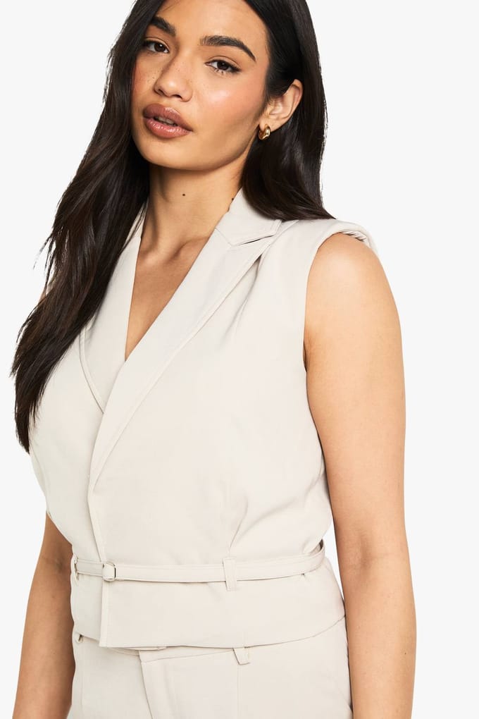 boohoo Dames Gordeld vest met schoudervulling | Beige | Maat: 38