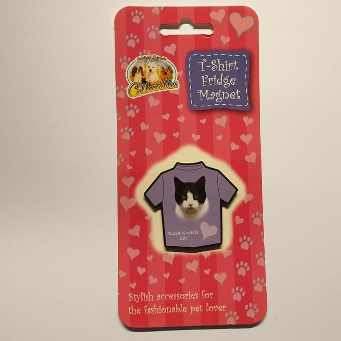 Magneet in t-shirt vorm Kat zwart wit