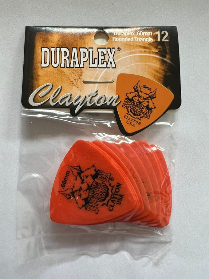 Clayton - Duraplex - rounded triangle plectrum - 0.60 mm - 12-pack