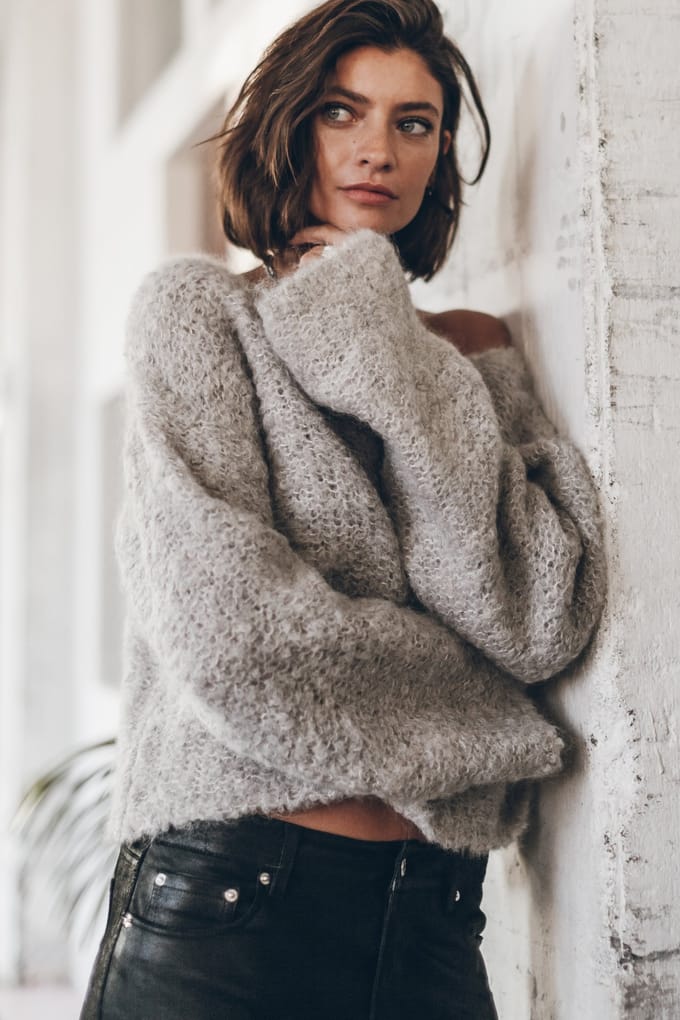 Mikuta The Light Sherpa Cropped Knitted Sweater  White Size: S | Sweaters Outlet | Dames | Grijs