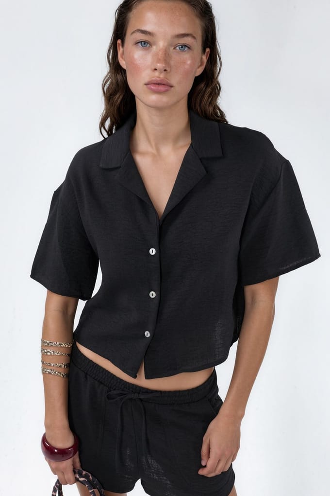 Gestructureerd Korte Crop Shirt met Knopen Sluiting