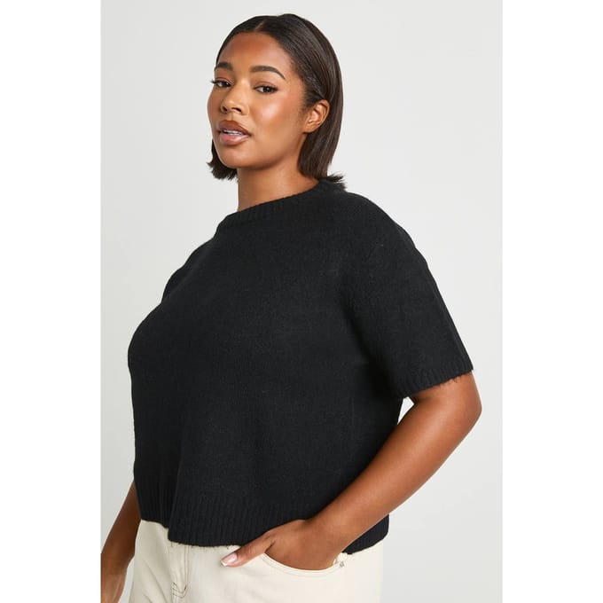 boohoo Dames PLUS KORTE MOUW RONDE HALS | Black | Maat: 26