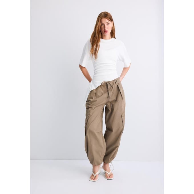 Stradivarius Asymmetrisch T-shirt met korte mouw  Ecru XL