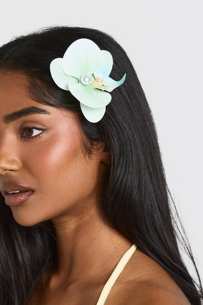 boohoo Dames Opvallende Bloem Haarclip | Babyblauw