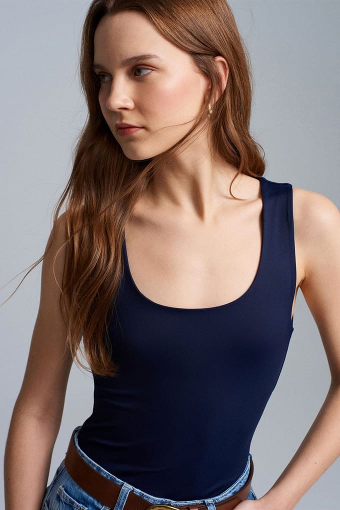 Mouwloze Blouse met Vierkante Halslijn in Slank Model