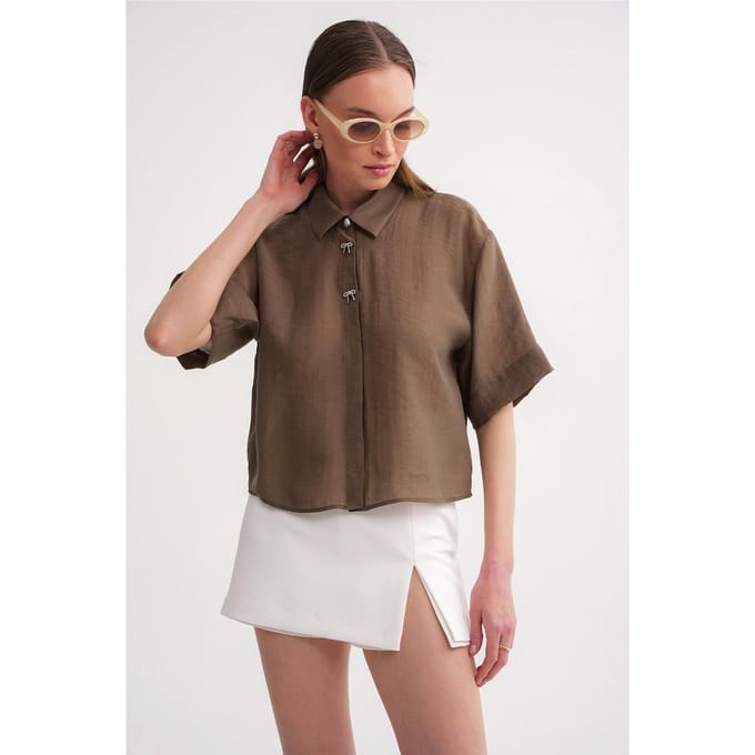 Korte Mouw Crop Shirt met Steenaccessoires