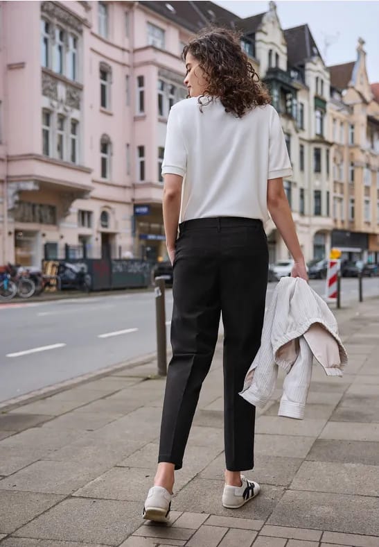 Mid Waist Slim Legs chino's in een casual fit