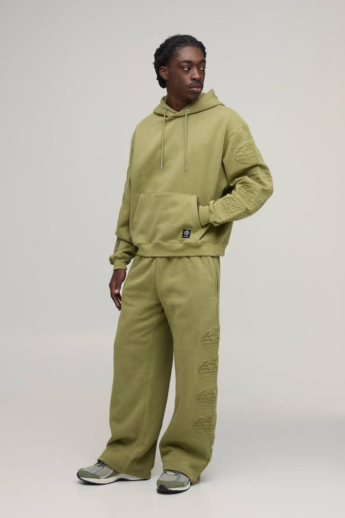 Oversized Boxy Trainingspak Met Wijde Pijpen En Wereldwijd Reliëfdetail | Khaki | Size Medium