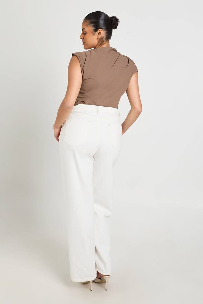boohoo Dames Plus Gerimpelde Bodysuit Met Aangeknipte Hals | Mushroom | Maat: 28