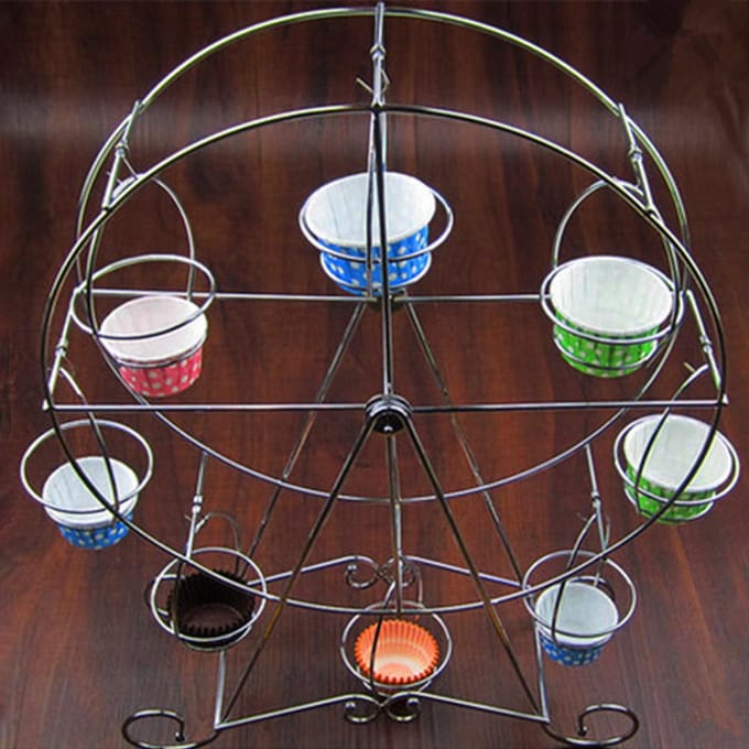 Betoverd Reuzenrad Cupcake Standaard 8 Cupcakes Display Standaard voor Carnaval en Circus Themafeest white