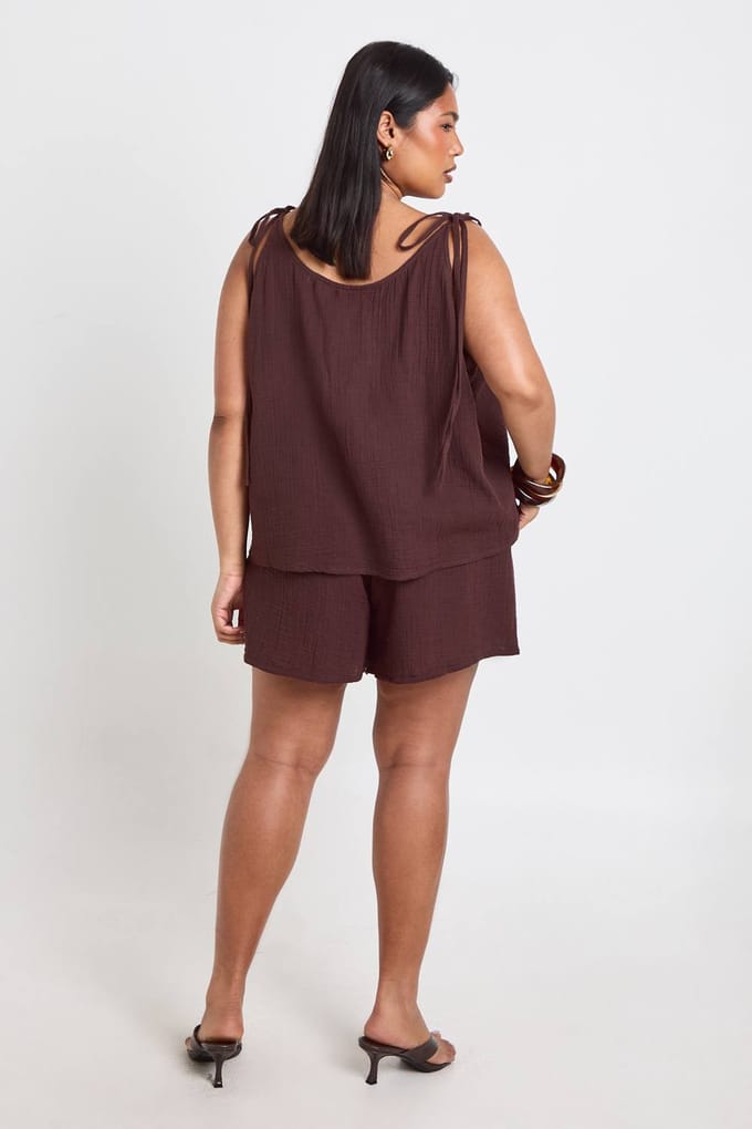 boohoo Dames Plus Kaaslinnen Tie Cami Top & Short Set | Chocoladebruin | Maat: 54