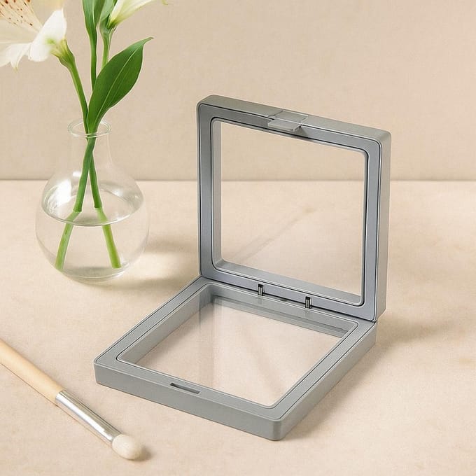 Small 3D Floating Frame Display 7x7cm - Grey