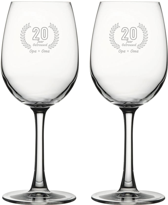 Gegraveerde set witte wijnglazen 36cl Opa + Oma 20 jaar getrouwd