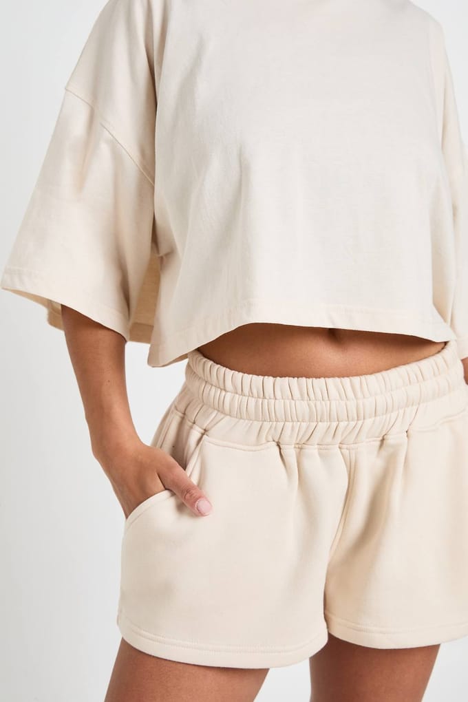 boohoo Dames Petite Boxy Crop T-shirt En Short Set | Ecru | Maat: Medium