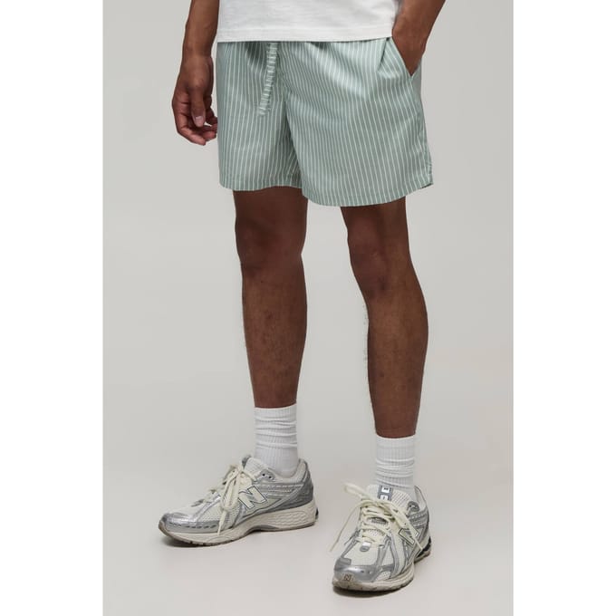 Relaxed Short Length Stripe Short | Green | Size Large