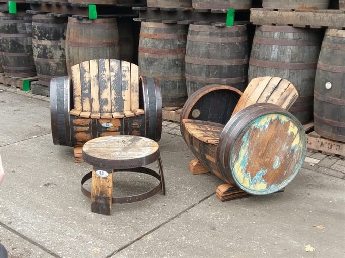 Whiskyvat Loungeset "Lowland" 225l., 2 x Stoel & 1 x Tafel, geborsteld, geschuurd, geolied