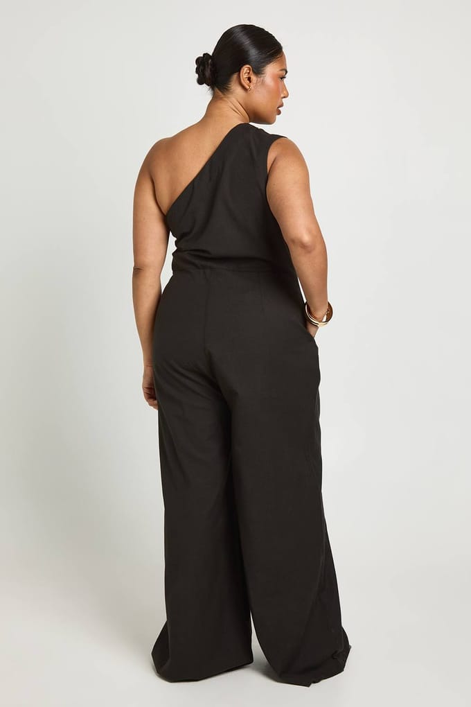 boohoo Dames Plus Linnen Jumpsuit Met Éen Schouder | Black | Maat: 22