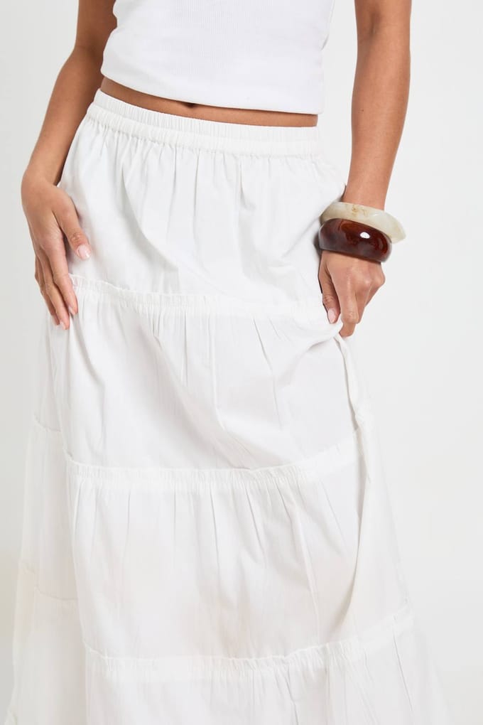 boohoo Dames Petite Gelaagde Katoenen Popeline Maxi Rok | Wit | Maat: 44