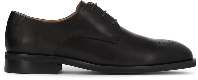 Black leather derby with openwork brogue embellishment