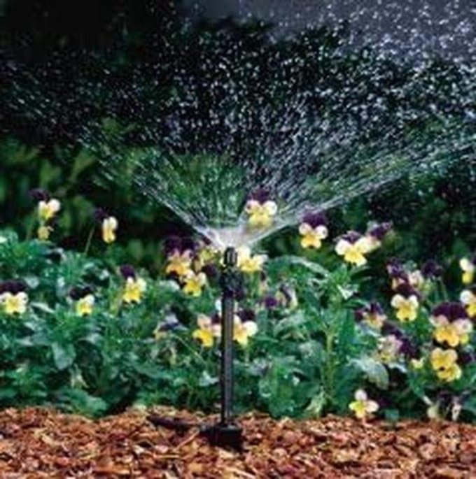 Micro-sproeier Instelbaar - Bodem Besproeier - Gericht Water Geven - Verstelbare Debiet - 51 cm Hoogte - Zwart