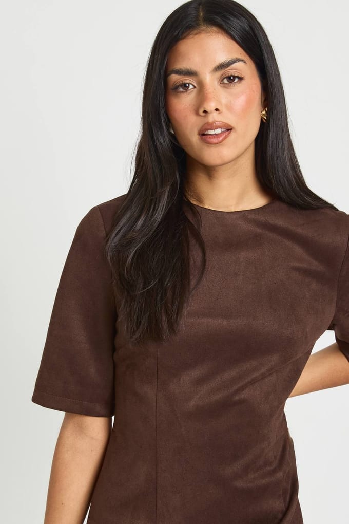 boohoo Dames Nep Suede Boxy T-shirt Jurk | Chocoladebruin | Maat: 40