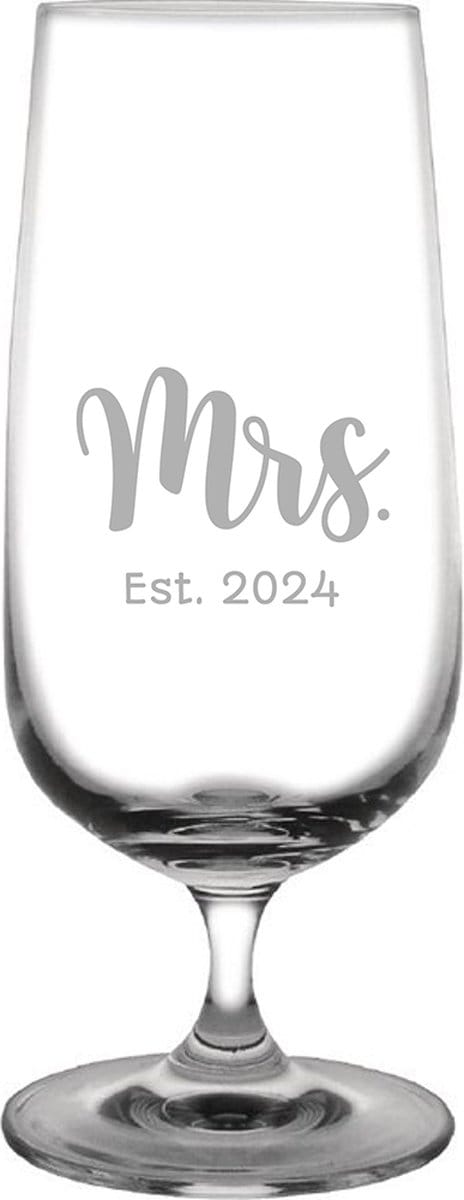 Gegraveerde Bierglas op voet 41cl Mrs. Est. 2024