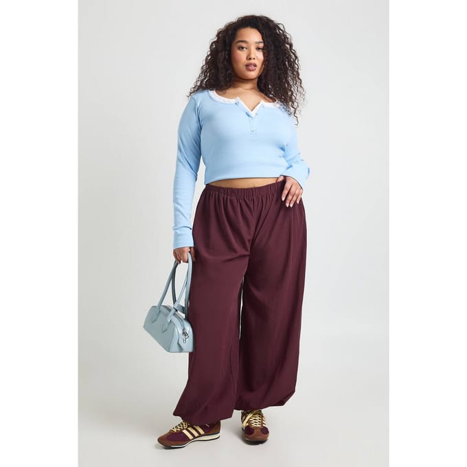 boohoo Dames Plus Gepluisde Ballonbroek | Pruim | Maat: 46
