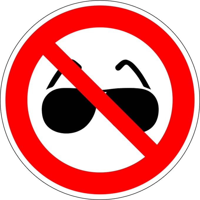 Zonnebrillen verboden sticker 300 mm