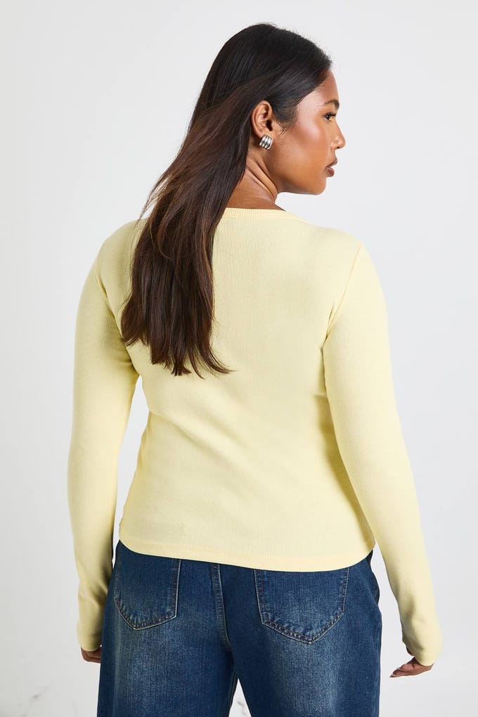 boohoo Dames Plus Basic Geribde Scoopneck Longline Lange Mouwen Getailleerde Top | Citroen | Maat: 50