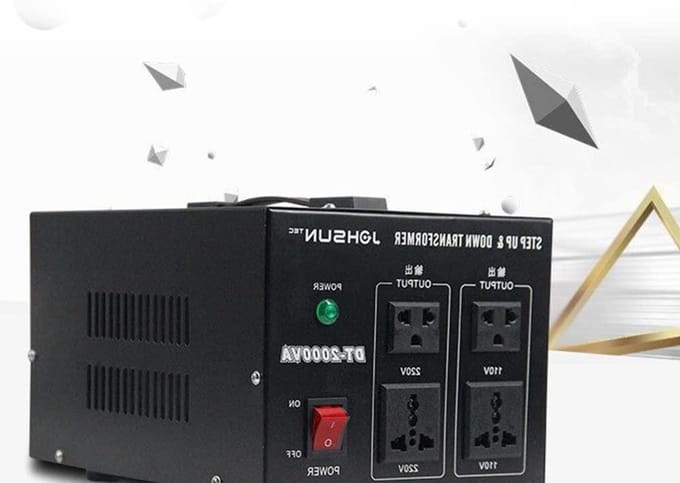 Spanningsomvormer - Stroomtransformator - Apparaten Gebruiken - 2000W Vermogen - 110V naar 220V - Zwart