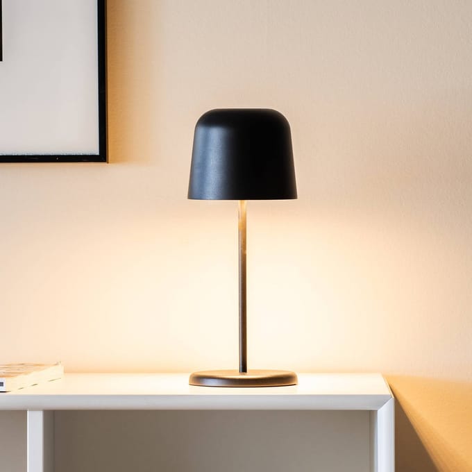 Konstsmide LED tafellamp op batterijen Biot, zwart, hoogte 30 cm, IP54, USB