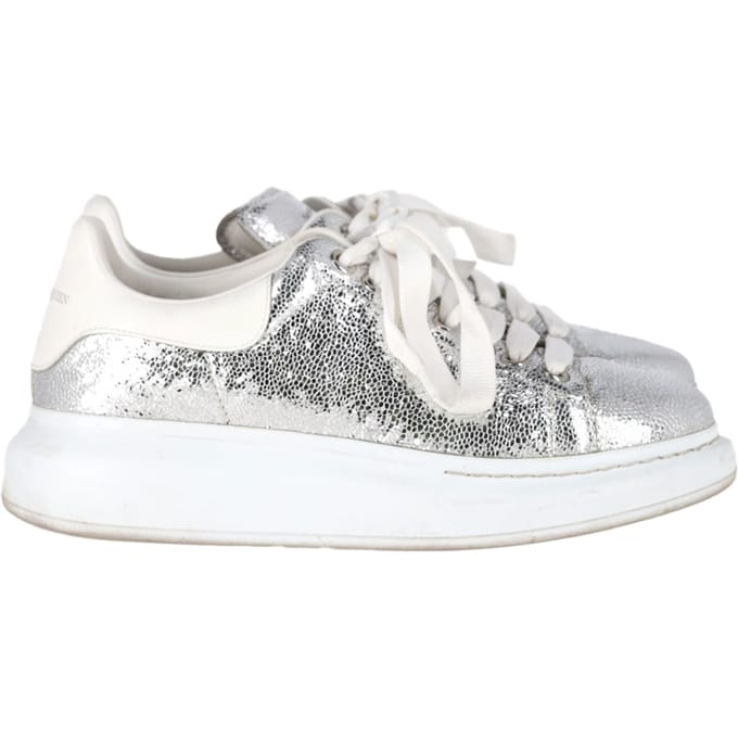 Alexander McQueen Oversized Sneakers in Metallic Zilveren Leer