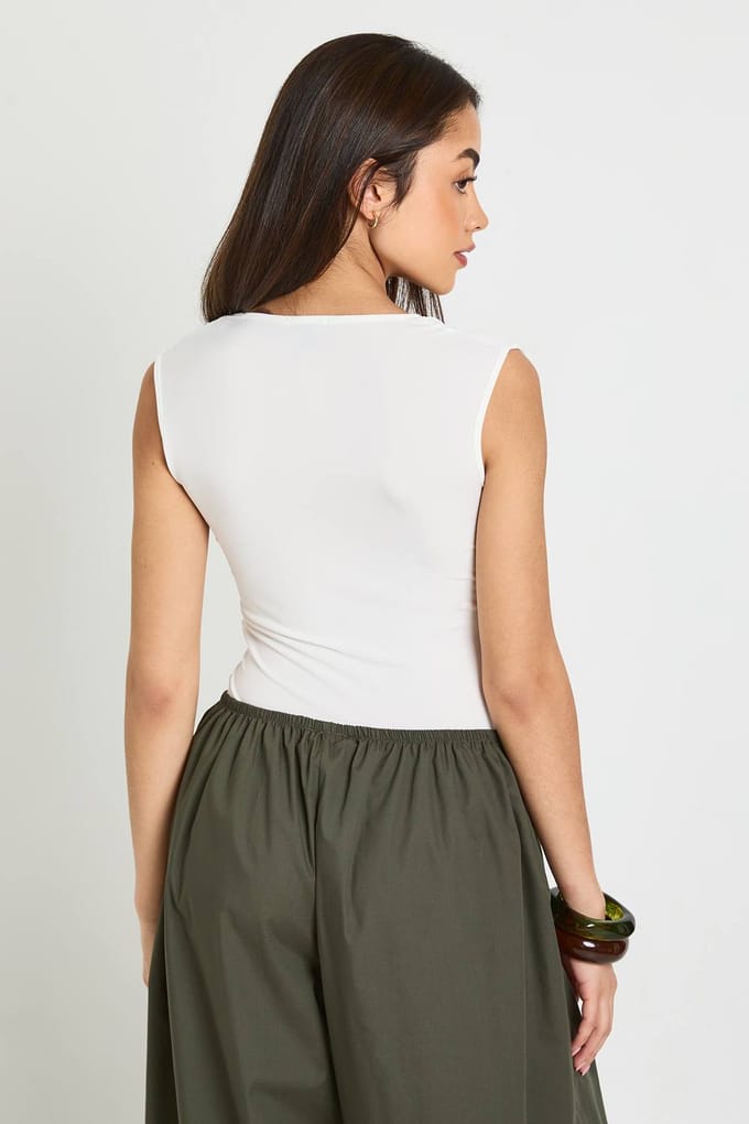 boohoo Dames Glanzend Gerimpeld Bodysuit Met V-hals | White | Maat: 8
