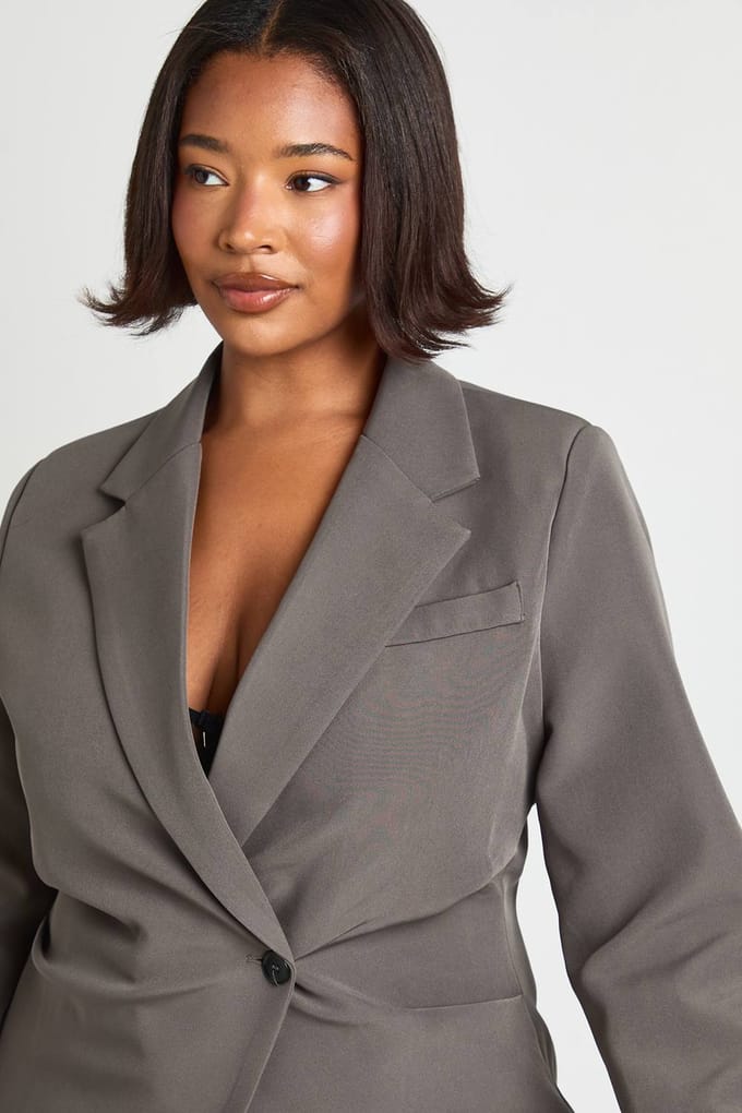 boohoo Dames Plus Blazer met gerafelde taille | Grey | Maat: 16