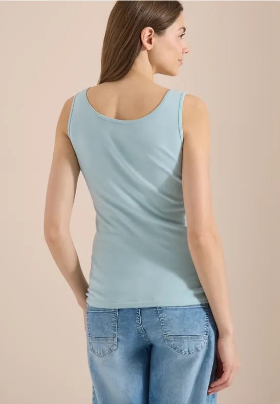 Basic top met ronde hals gemaakt van katoen