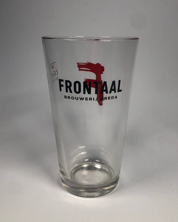 Frontaal brouwerij Breda stapelbaar 25cl