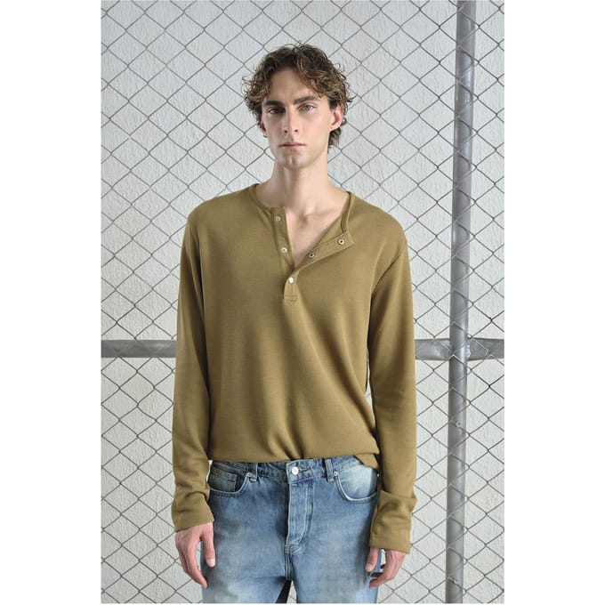 Comfort Fit Lange Mouw Button-Kraag T-Shirt